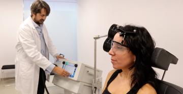 Transcranial magnetic stimulation for the treatment of aphasia